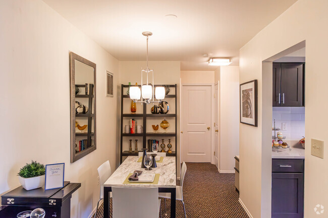 1BR, 1BA - 800SF - Dining Area - Madison Gardens Apartments