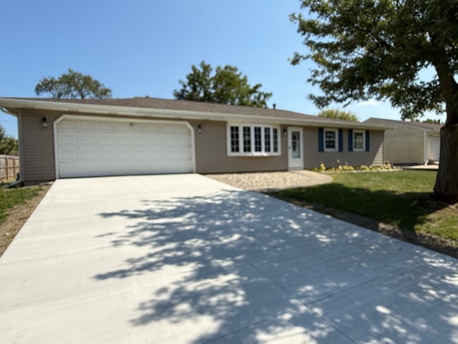 Building Photo - 627 Osage Rd Rental
