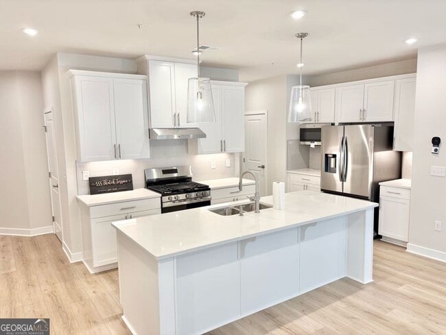 Photo - 555 Thatch Ter