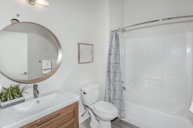 Photo - Skidmore Apartments