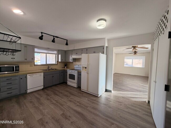 Photo - 2030 Prince Way