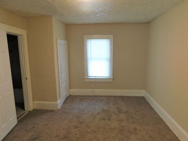 Photo - Three Bedroom 1 Bath on quiet street