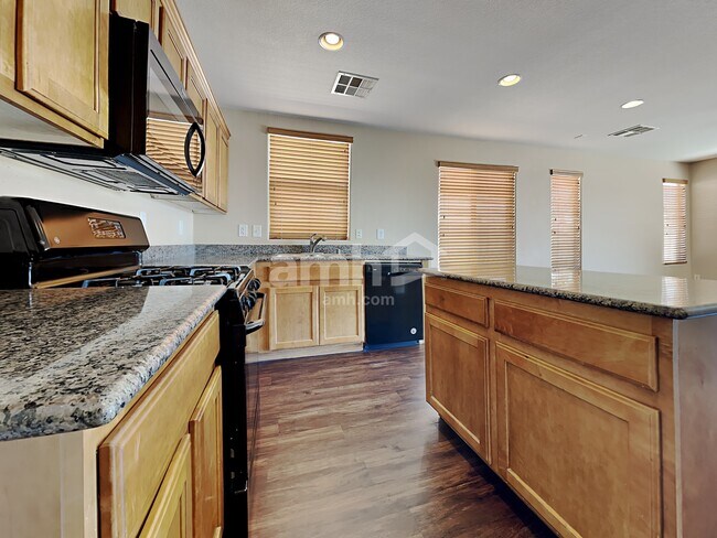 Photo - 6490 Albina Creek St