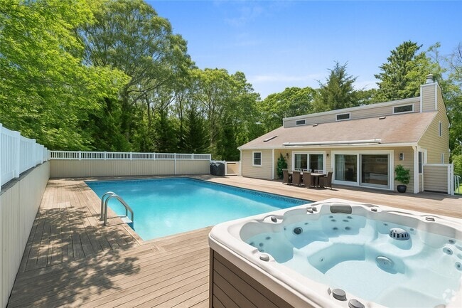 Building Photo - 60 Quogue Riverhead Rd Rental