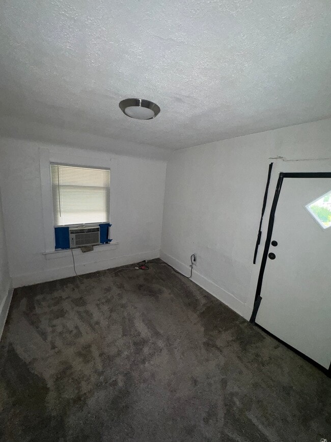 Photo - 2127 Elliott Ave