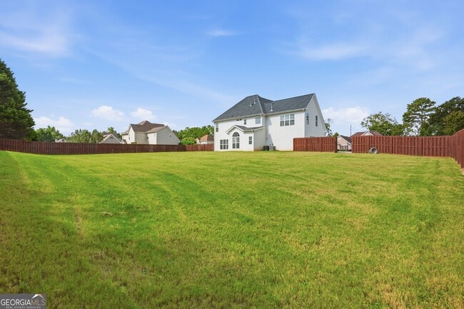 Photo - 305 Sunderland Cir