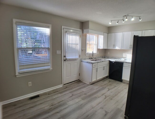 Photo - WAYN5324 Unit B