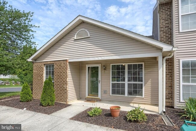 Building Photo - 5 Eastwick Ct Rental