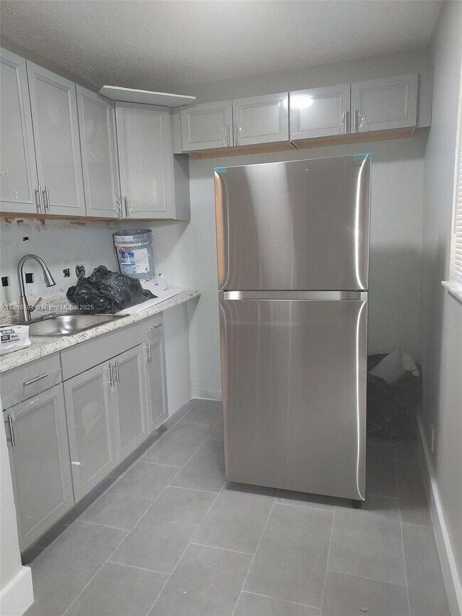 Photo - 808 SW 14th Terrace Unidad 4