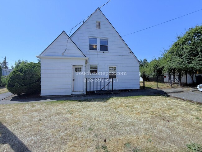Photo - Timeless East Portland 3 Bed Home w/Backyard, Hardwood Floors, & Bonus Lower Level Unit 1401