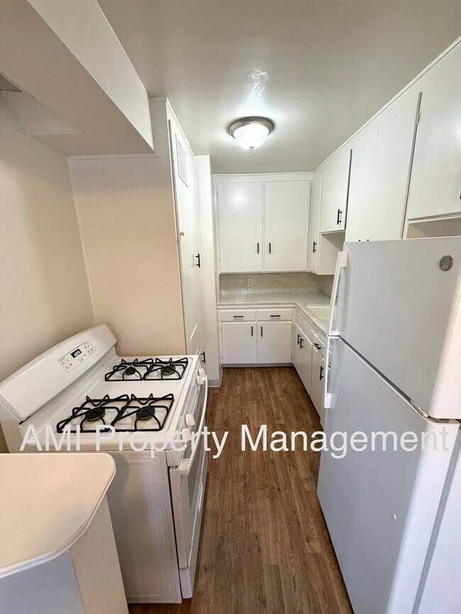 Photo - One Bedroom Close to Downtown! Unidad 2587