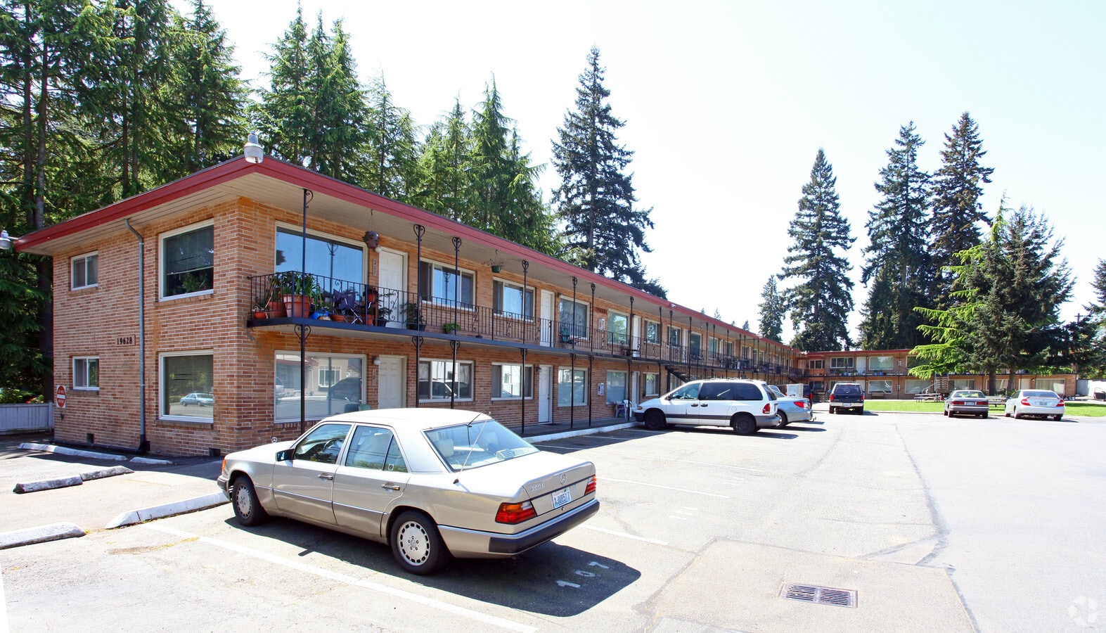 Chrimar Apartments - Chrimar Apartments