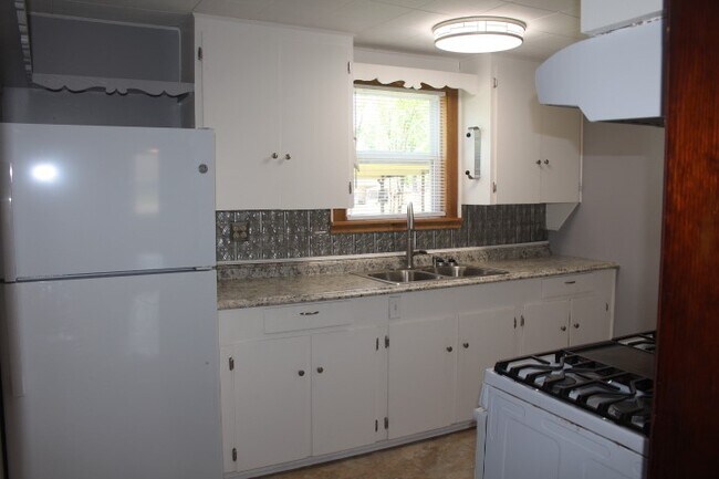 Photo - 707 Alice St