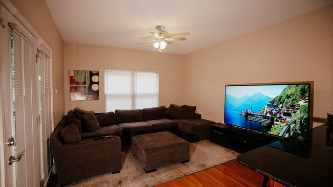 Photo - 2931 Eden Ave