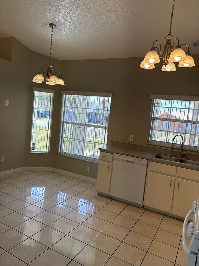 Photo - Orlando - Beautiful 3 Bedroom 2 Bathroom Home with Waterview!