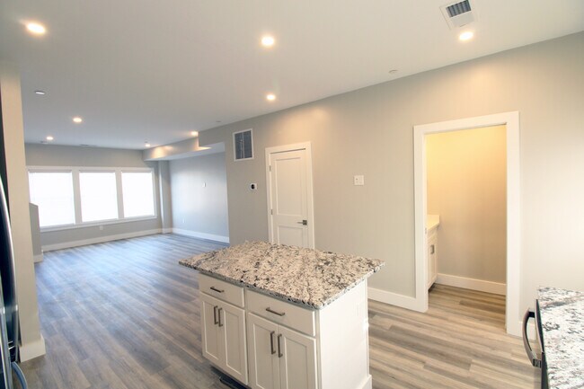 Photo - 819 Aquidneck Ave