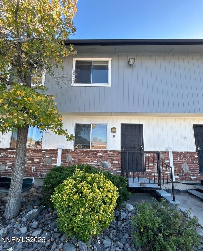 Building Photo - 1410 E 9th St