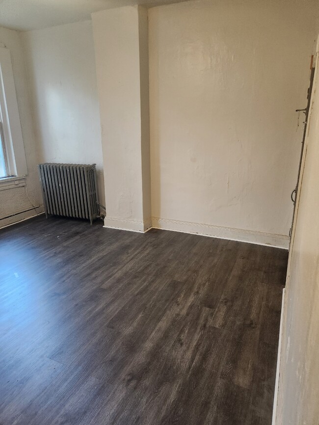 Building Photo - 3917 Park Heights Ave Rental
