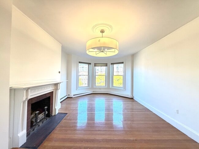 Photo - 218 Newbury St Unidad 3M