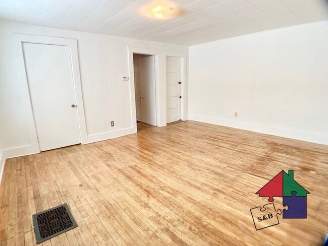 300 Elm St Unit 2
