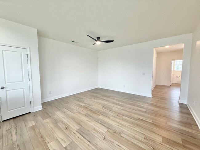 Photo - 1826 Grassy Falls Ln