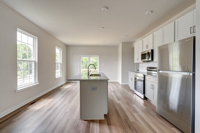 Photo - 312 Northfield Heights Ln