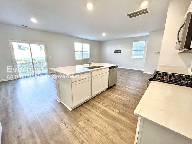 Photo - 1819 Wellwood LN