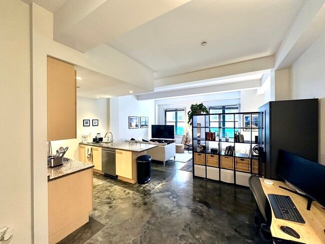 Photo - 40 Fay St Unidad 207