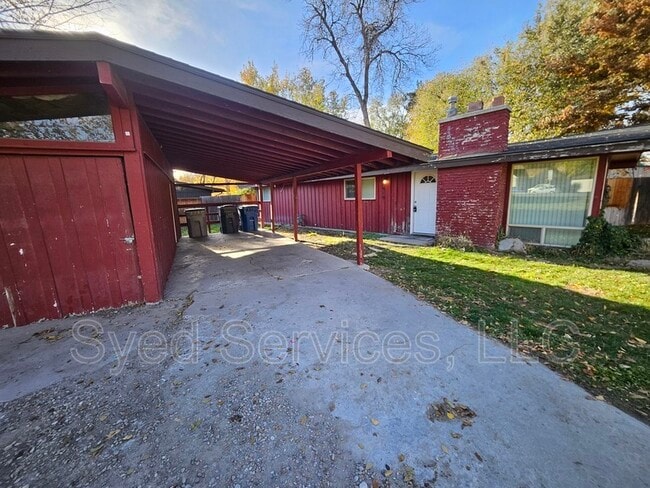 Building Photo - 1919 S Orchard St