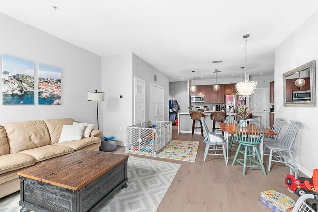 Building Photo - 1100 Adams St Unit 412