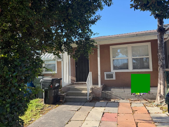 Photo - 1720 W Olympic Blvd