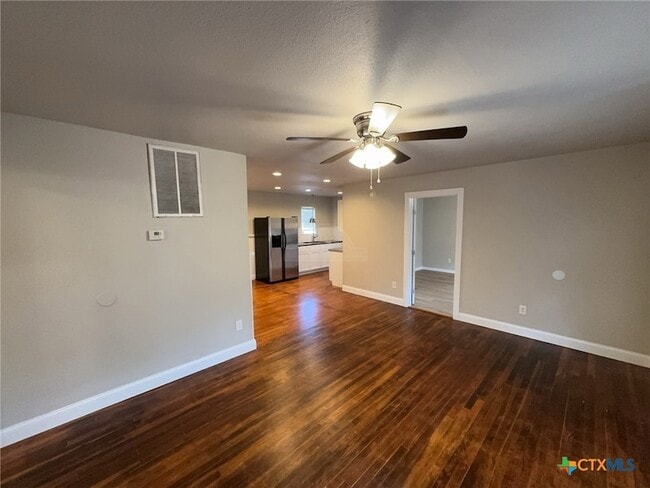 707 N Main St