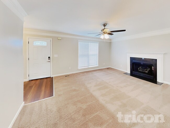 Photo - 1007 Golf View Way