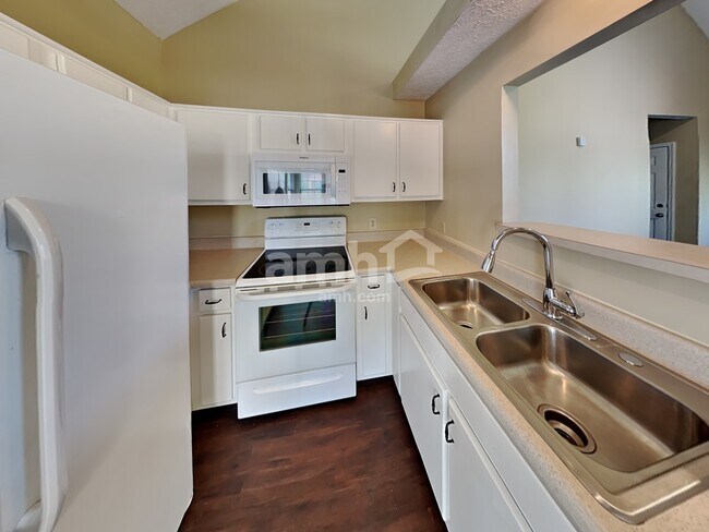 Photo - 620 Creekfront Dr