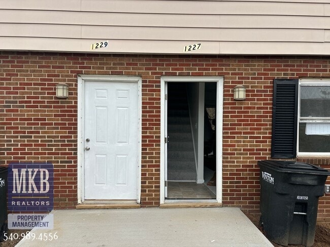 Photo - Ruddell Road Triplex Unit 1227 Ruddell-1