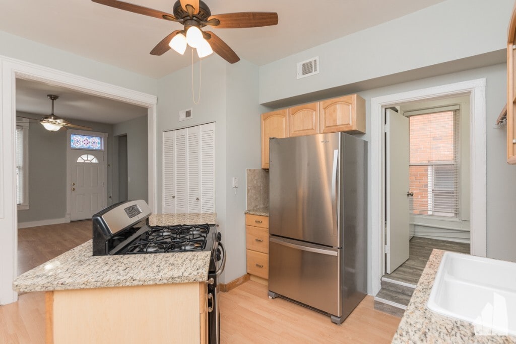 Photo - 3110 N Racine Ave (Chicago, IL)
