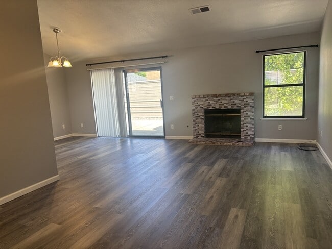 Photo - 2213 Camborne Dr