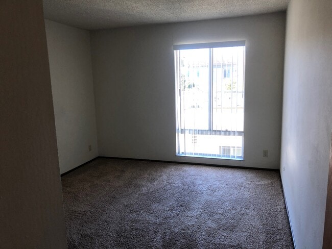 2405 Fulton St