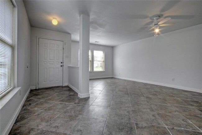 Photo - 302 Sunny Brook Dr