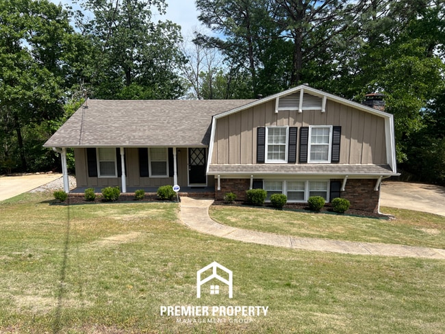 Building Photo - Grand 3BR/2BA Hoover Home | 2,157 SQ FT, Chef's Kitchen & Massive Fenced Yard