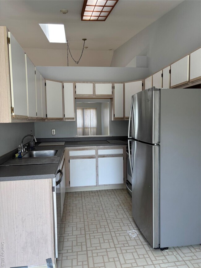 Photo - 825 Spring Lake Dr