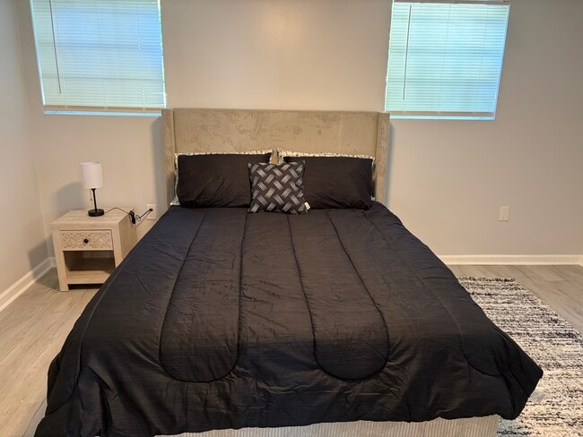 Photo - 1071 N Shore Dr SW