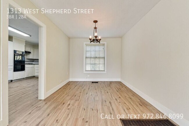 Photo - 1313 W Shepherd St