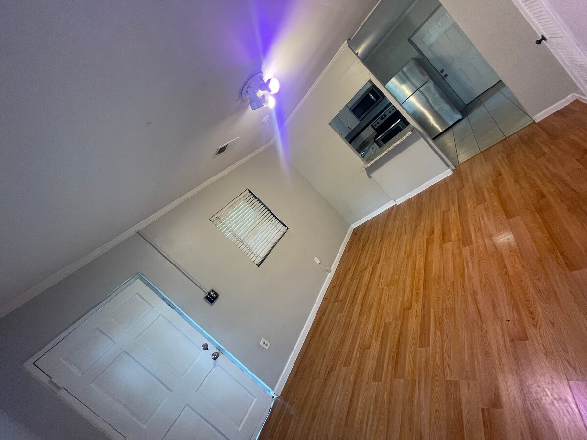 Photo - 5620-A-B Zanola Dr SW Unit A