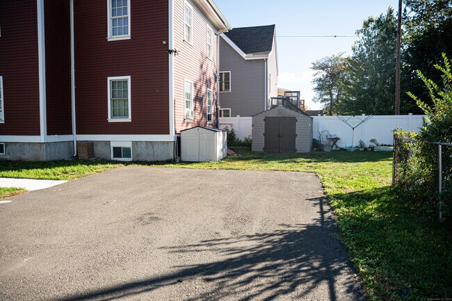 Photo - 138 Putnam St Unidad 2