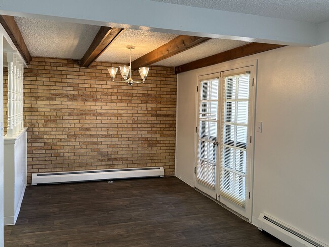Photo - Applewood Crest Townhomes & Apartments