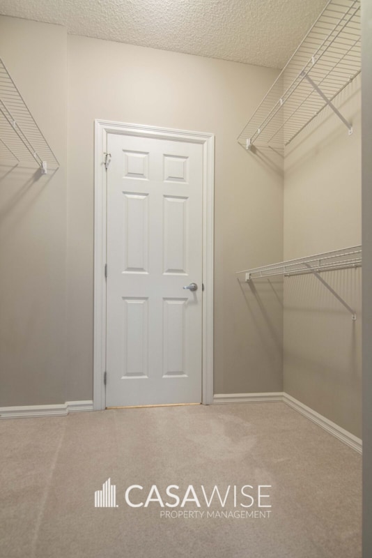 Photo - 16504 118 Ave NW