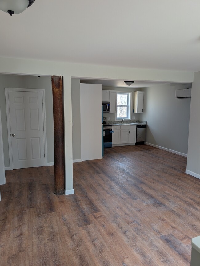 Building Photo - 429 Tolland Turnpike Unit 1