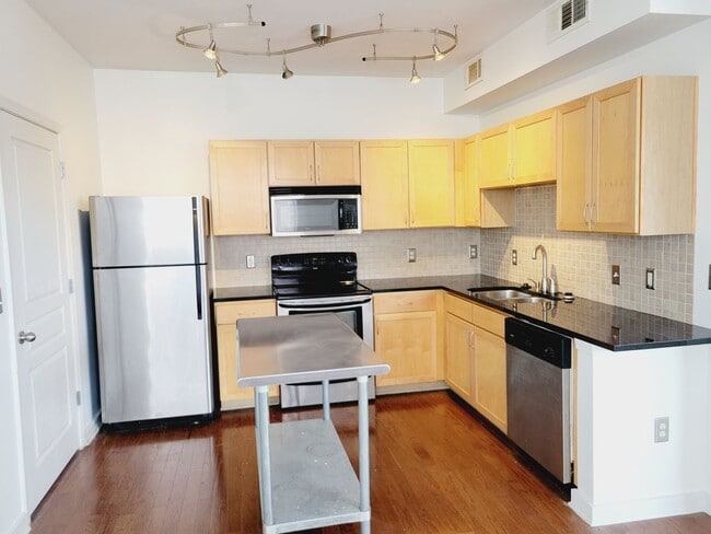 Photo - 401 20th St S