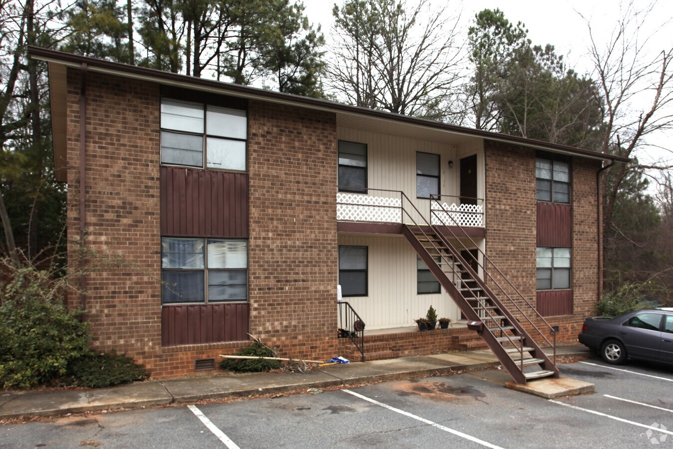 Colonial South - Colonial South Apartments